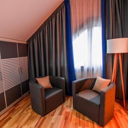 Hotel Трипільське Сонце Podgortsy  Esterno foto