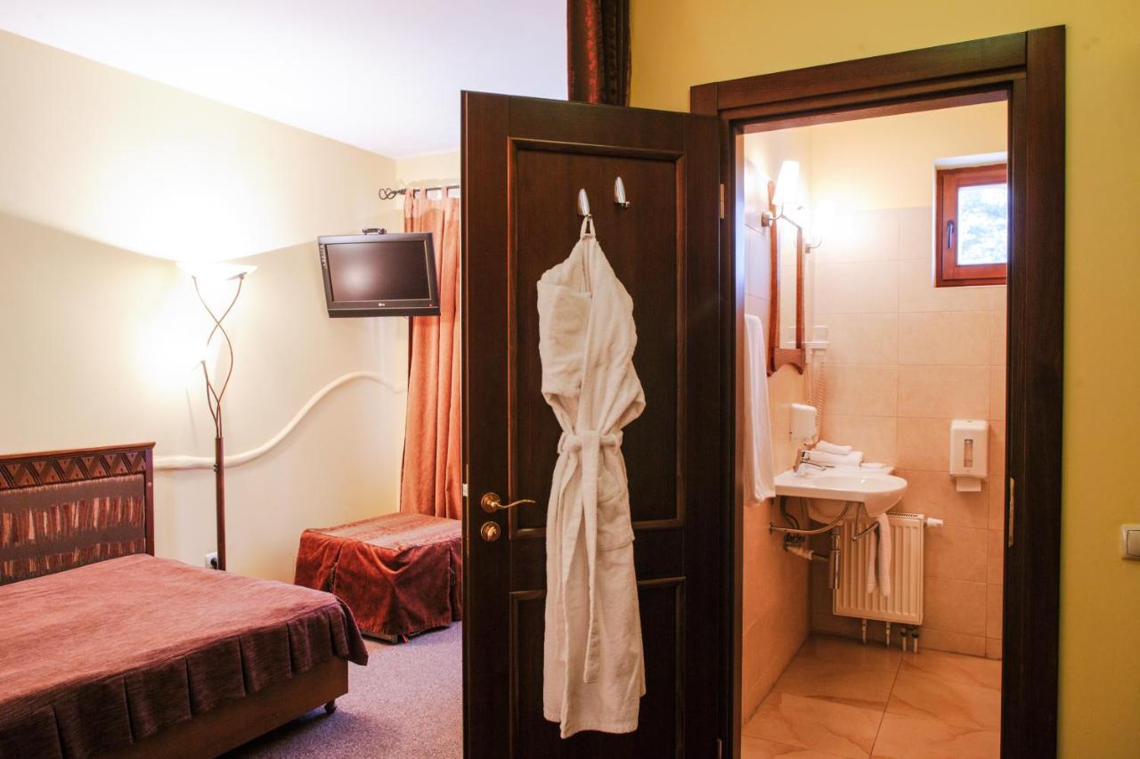 Hotel Трипільське Сонце Podgortsy  Esterno foto