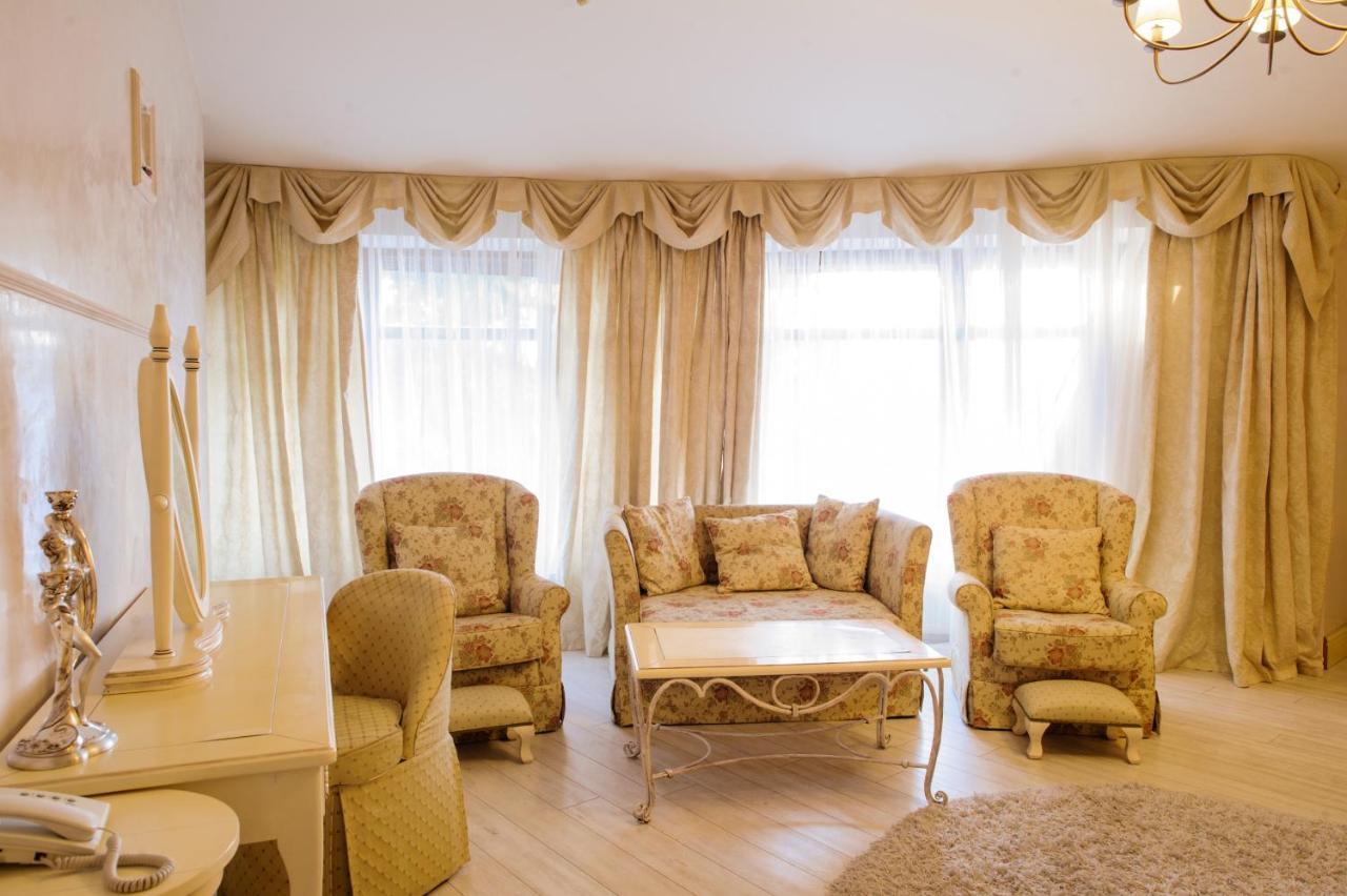 Hotel Трипільське Сонце Podgortsy  Esterno foto