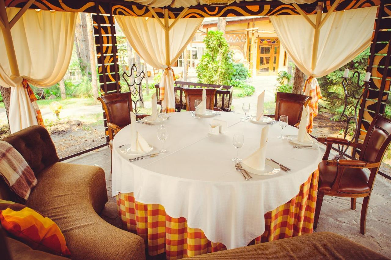 Hotel Трипільське Сонце Podgortsy  Esterno foto